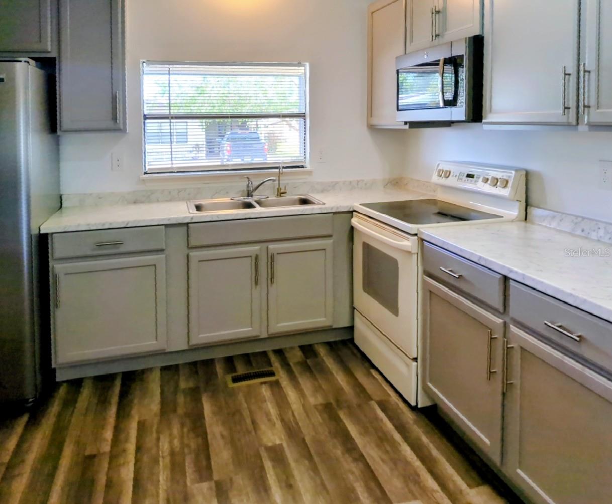 TIMBER LAKE ESTATES - Residential
