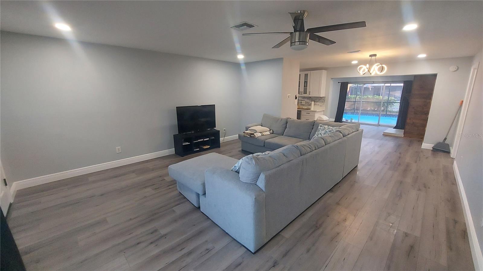 HARBOR PALMS-UNIT THREE - Residential Lease