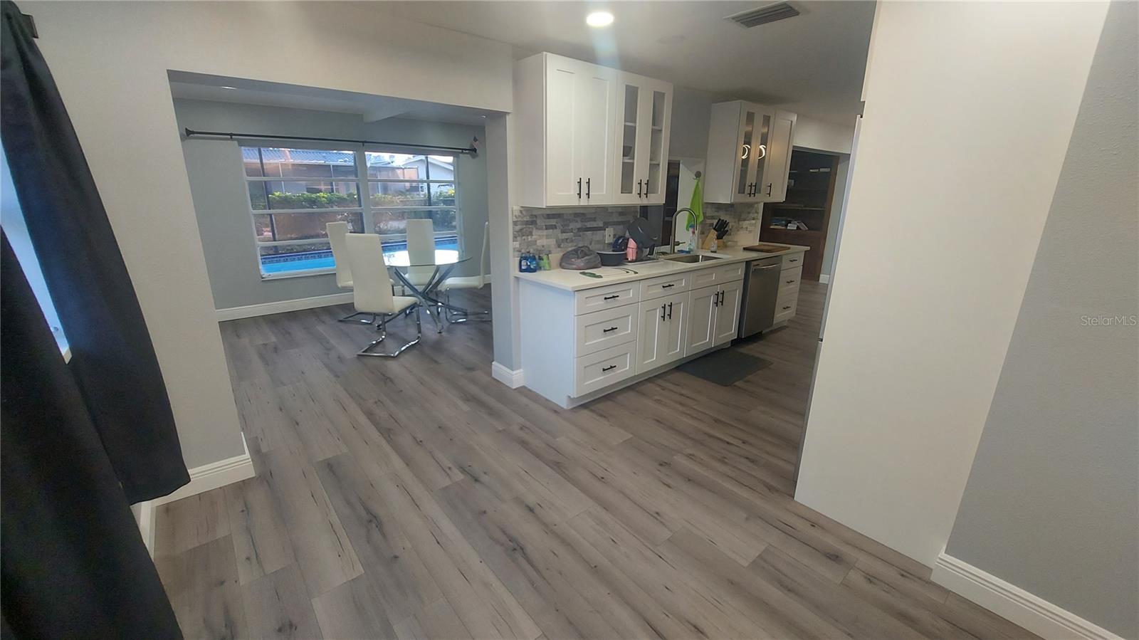 HARBOR PALMS-UNIT THREE - Residential Lease