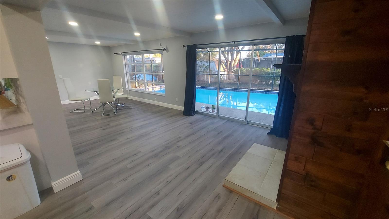 HARBOR PALMS-UNIT THREE - Residential Lease