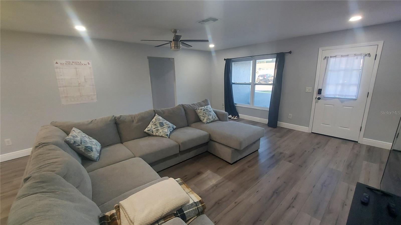 HARBOR PALMS-UNIT THREE - Residential Lease