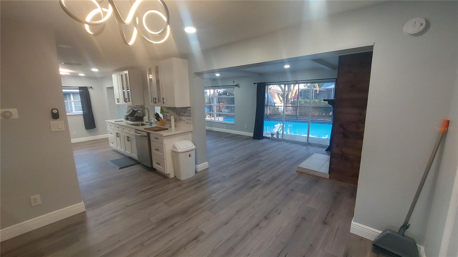 HARBOR PALMS-UNIT THREE - Residential Lease