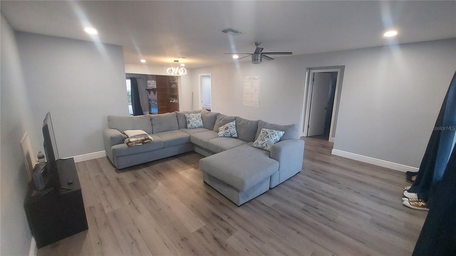 HARBOR PALMS-UNIT THREE - Residential Lease