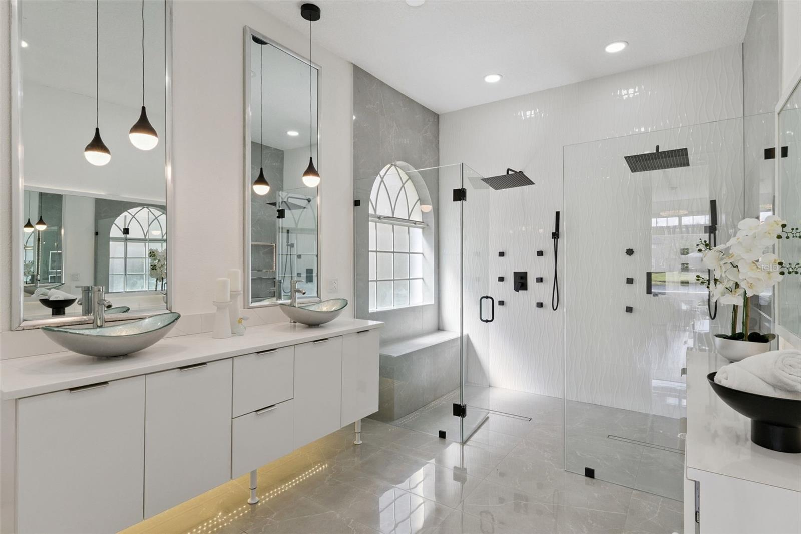 BRISTOL ESTATES - Residential