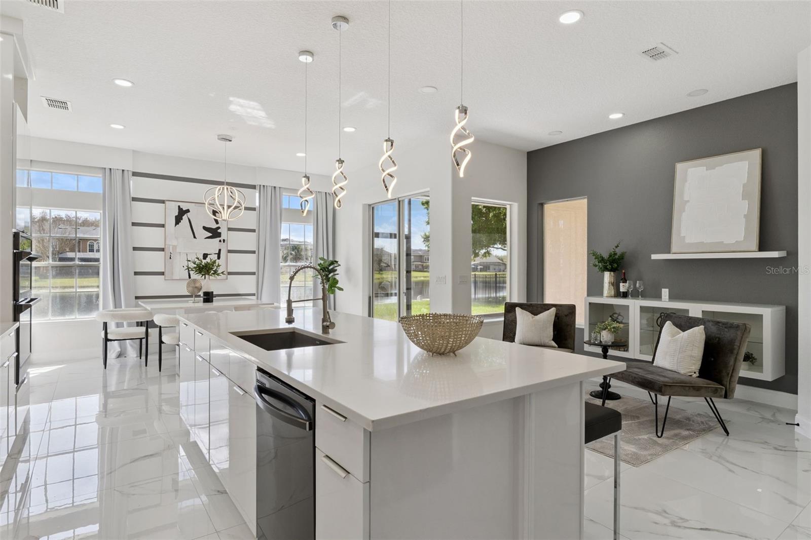 BRISTOL ESTATES - Residential