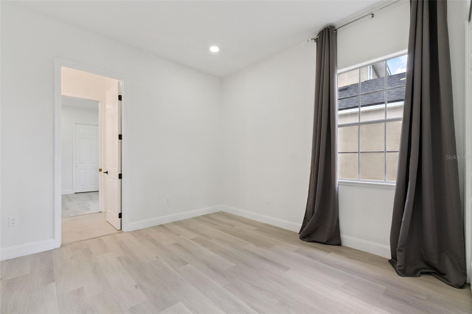 BRISTOL ESTATES - Residential