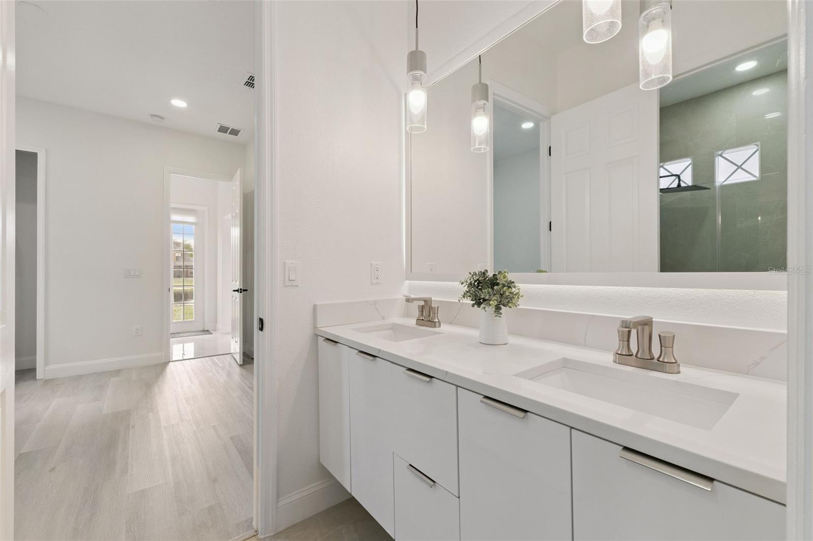 BRISTOL ESTATES - Residential