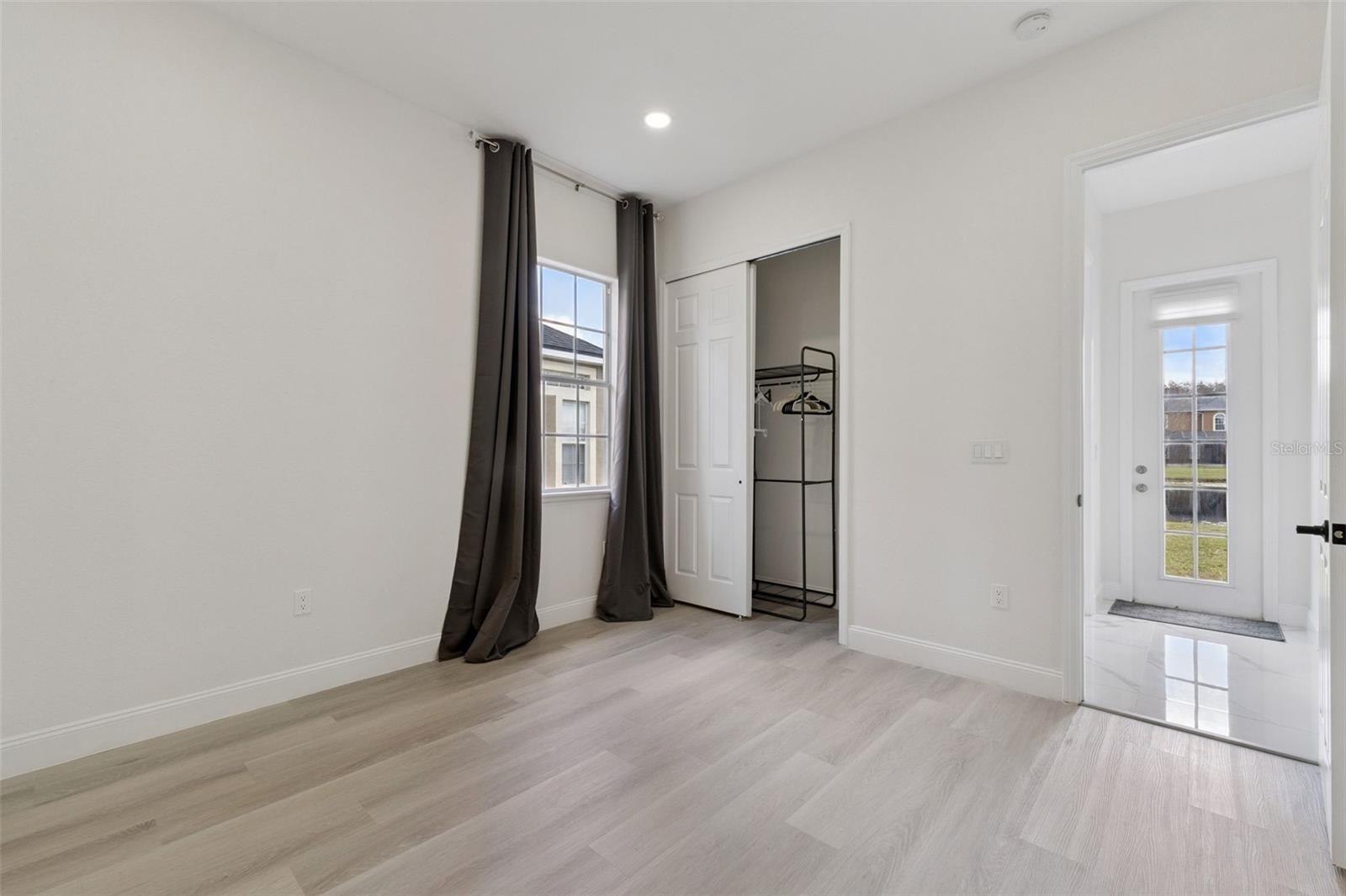 BRISTOL ESTATES - Residential