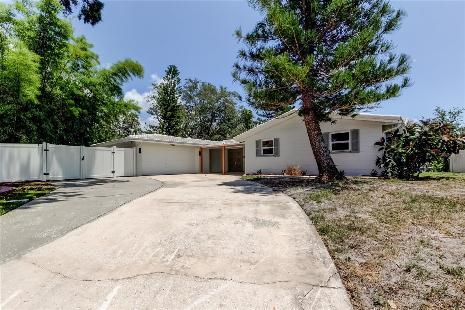 10744 DRUMMOND ROAD