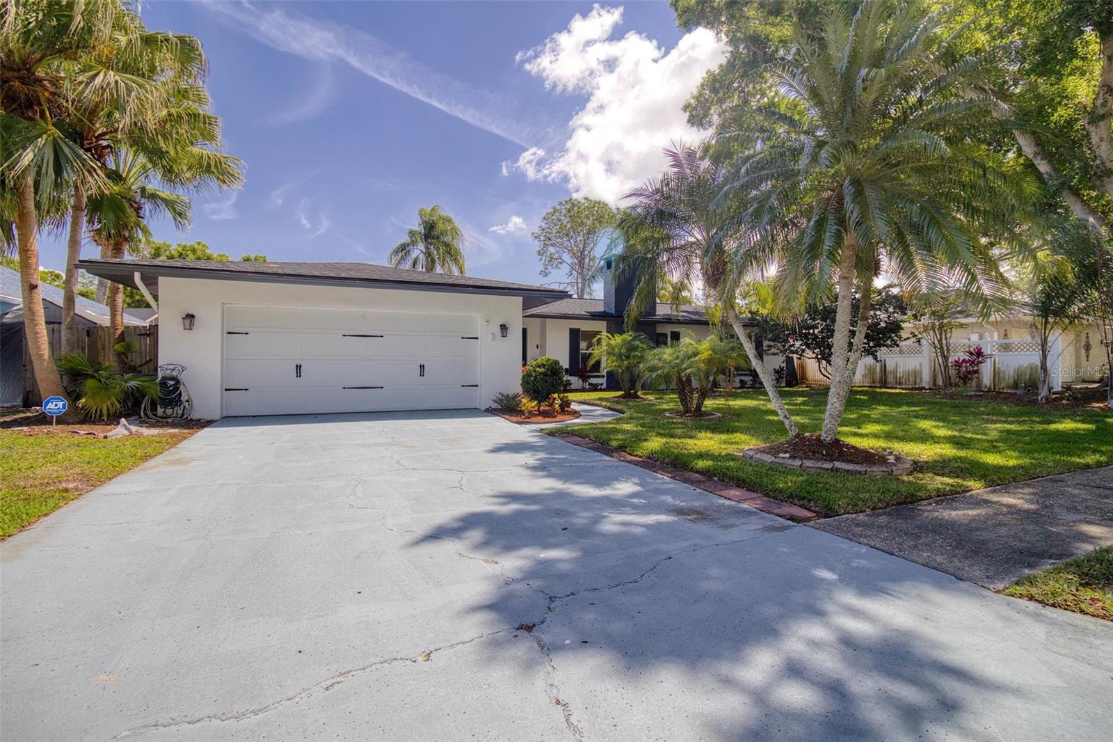 DEL ROBLES - Residential