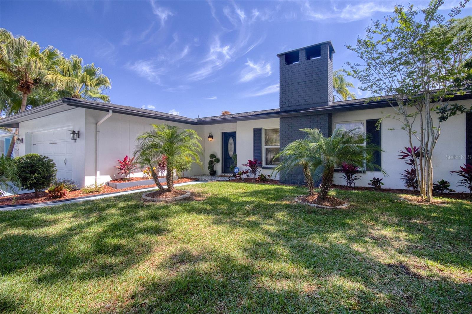 DEL ROBLES - Residential