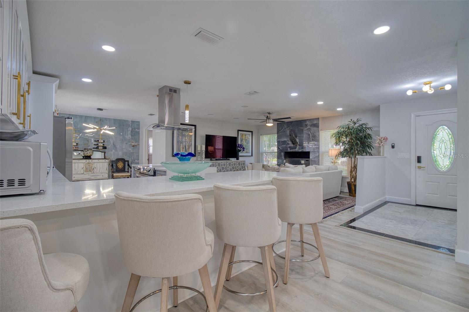 DEL ROBLES - Residential