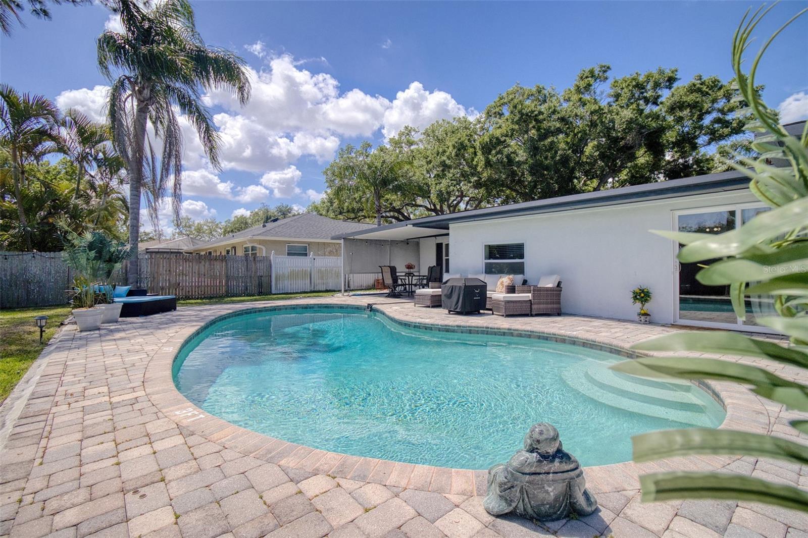 DEL ROBLES - Residential