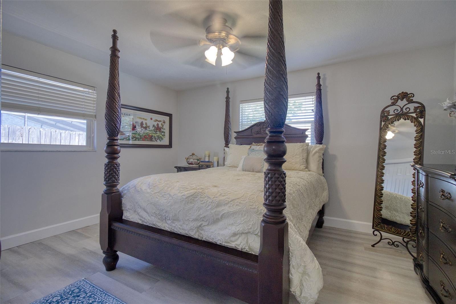 DEL ROBLES - Residential