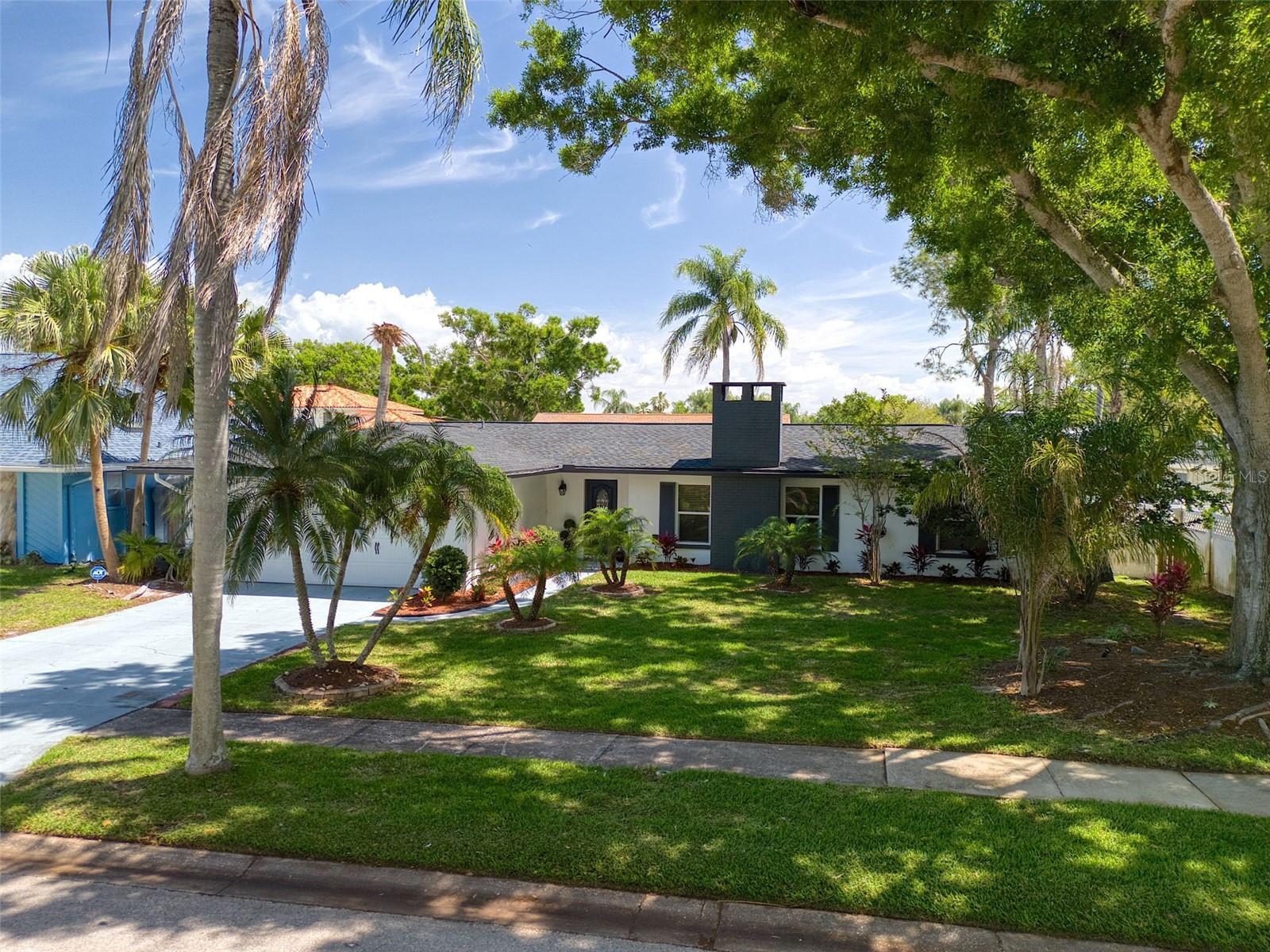 DEL ROBLES - Residential