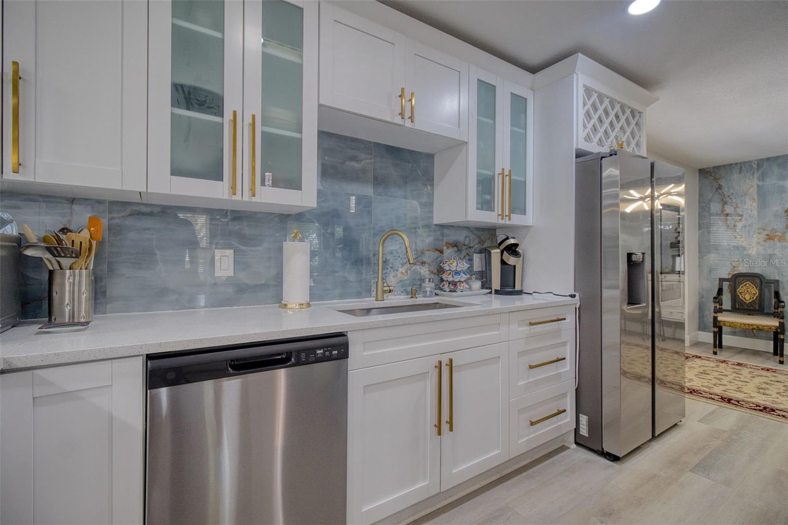 DEL ROBLES - Residential