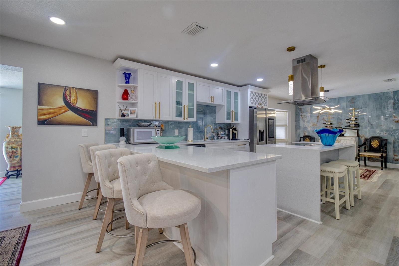 DEL ROBLES - Residential