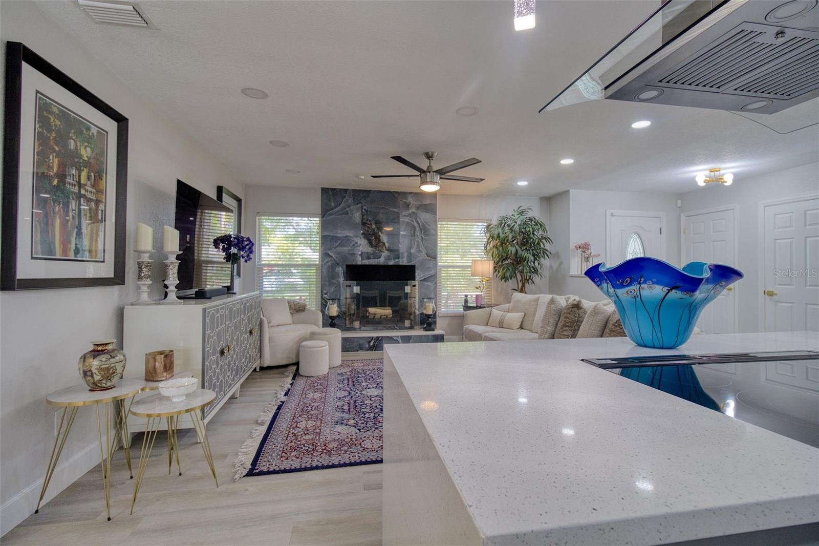 DEL ROBLES - Residential