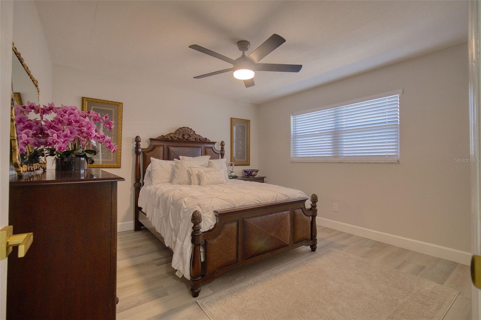 DEL ROBLES - Residential