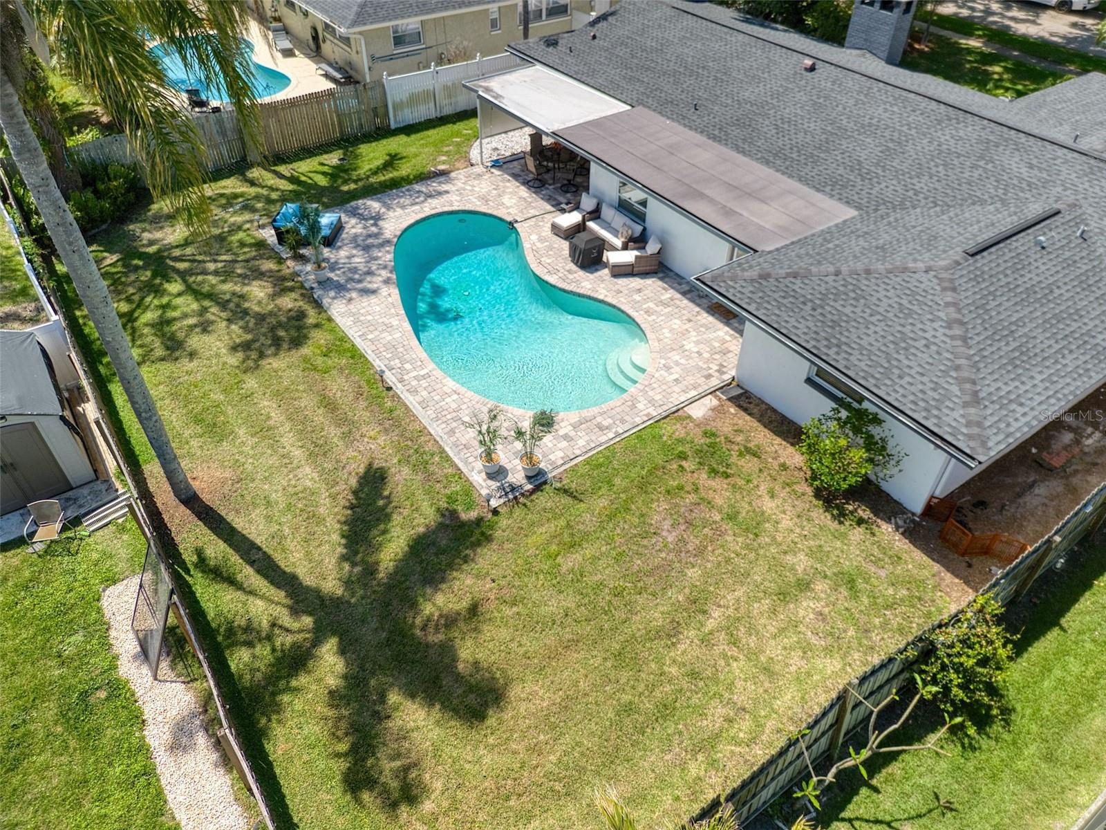 DEL ROBLES - Residential