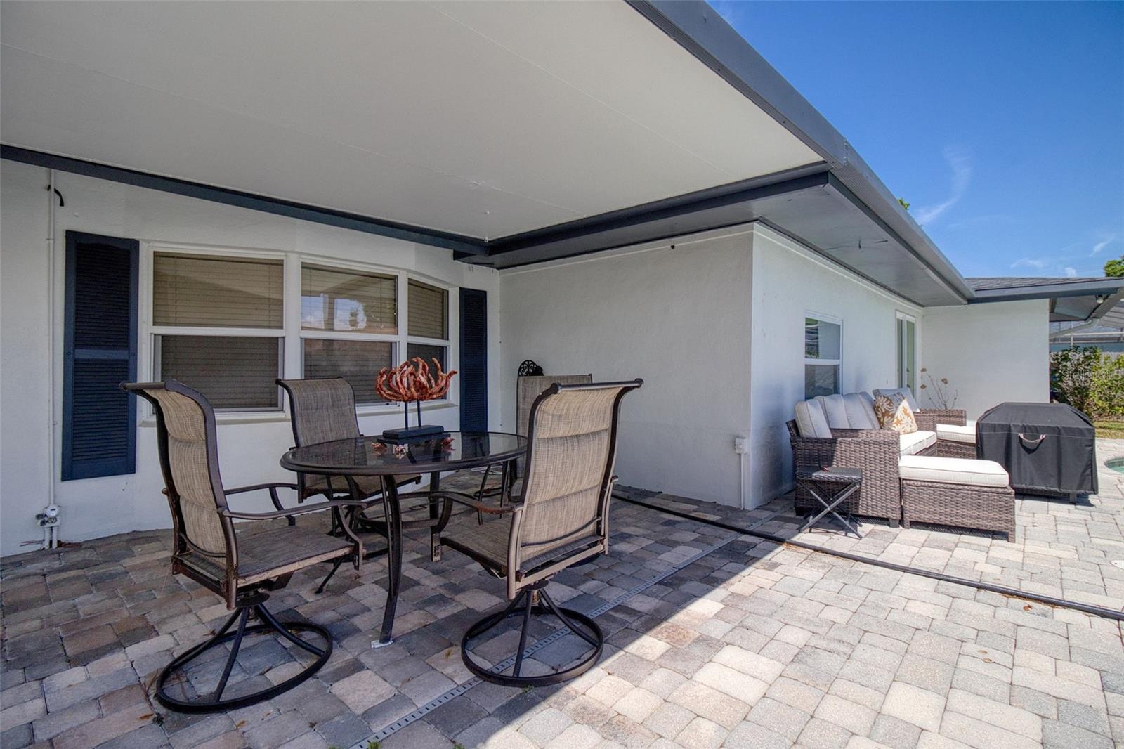 DEL ROBLES - Residential