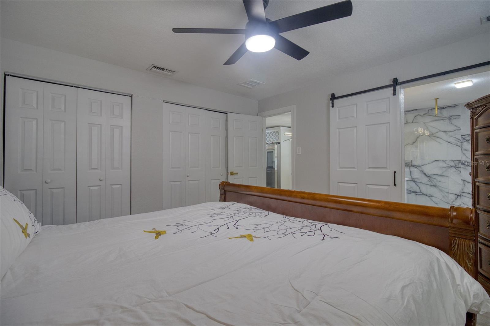 DEL ROBLES - Residential