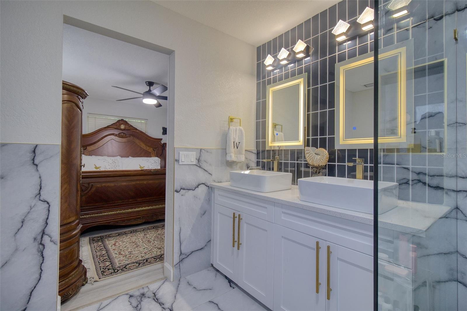 DEL ROBLES - Residential