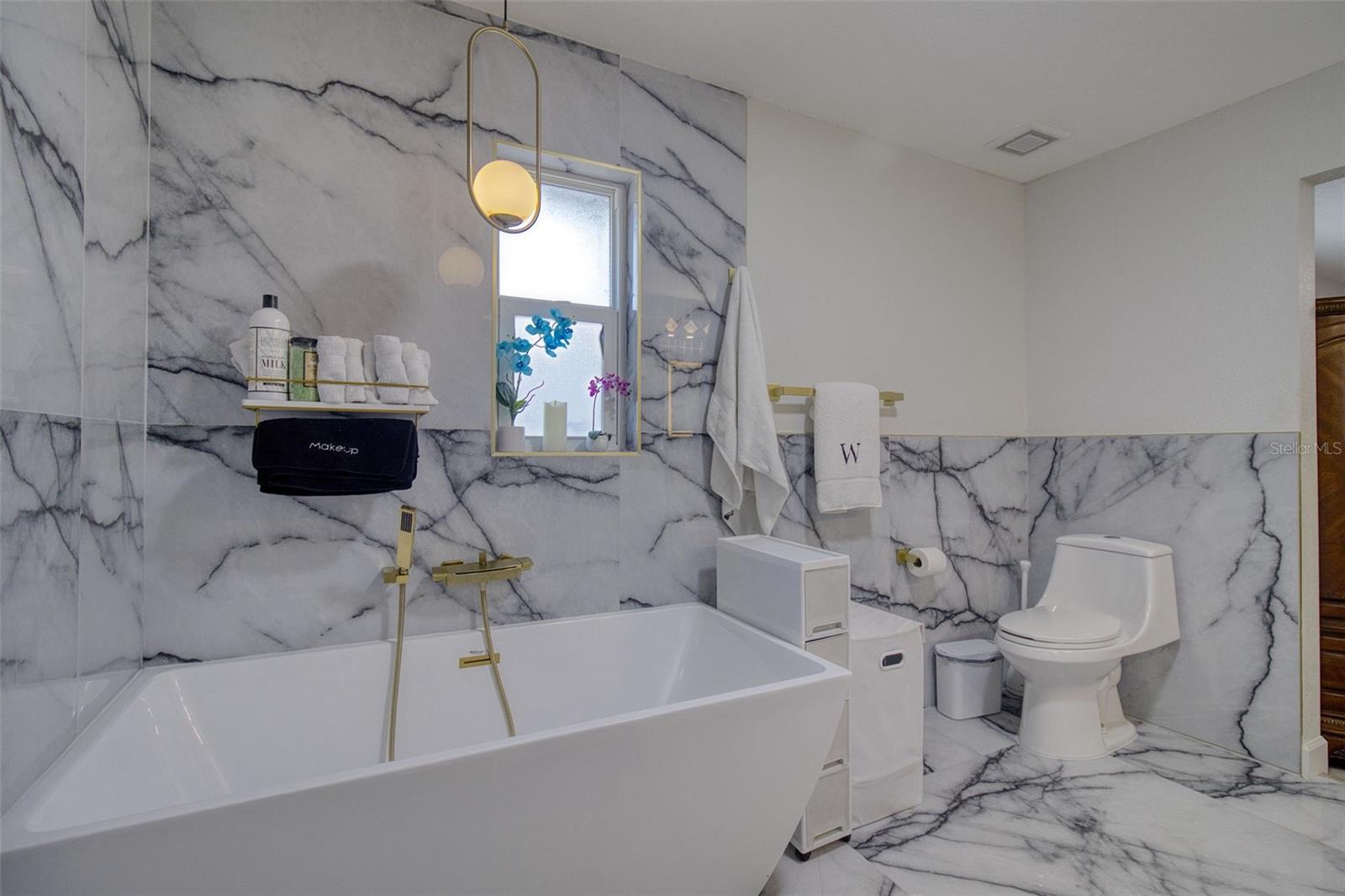 DEL ROBLES - Residential