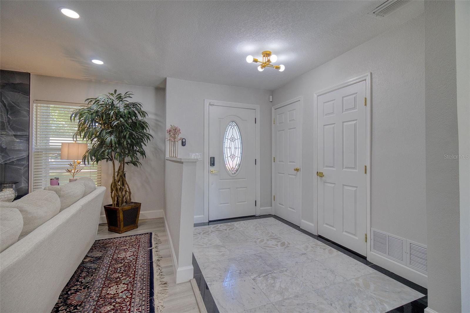 DEL ROBLES - Residential