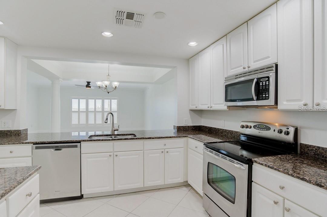 808 3RD AVENUE W 212