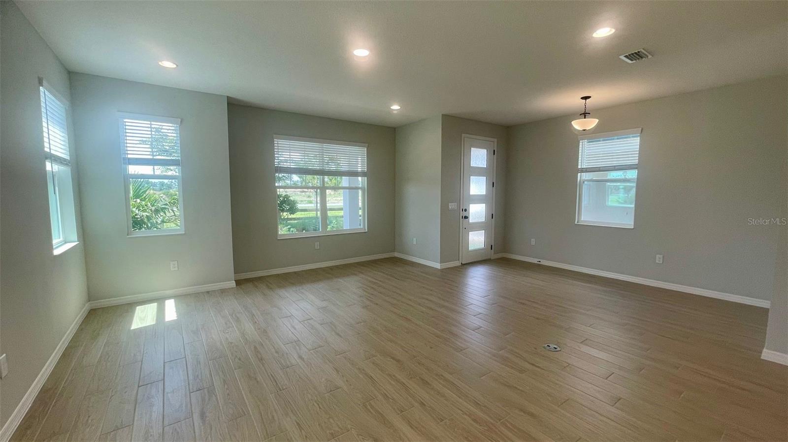 ENCORE/OVATION PH 1 - Residential Lease