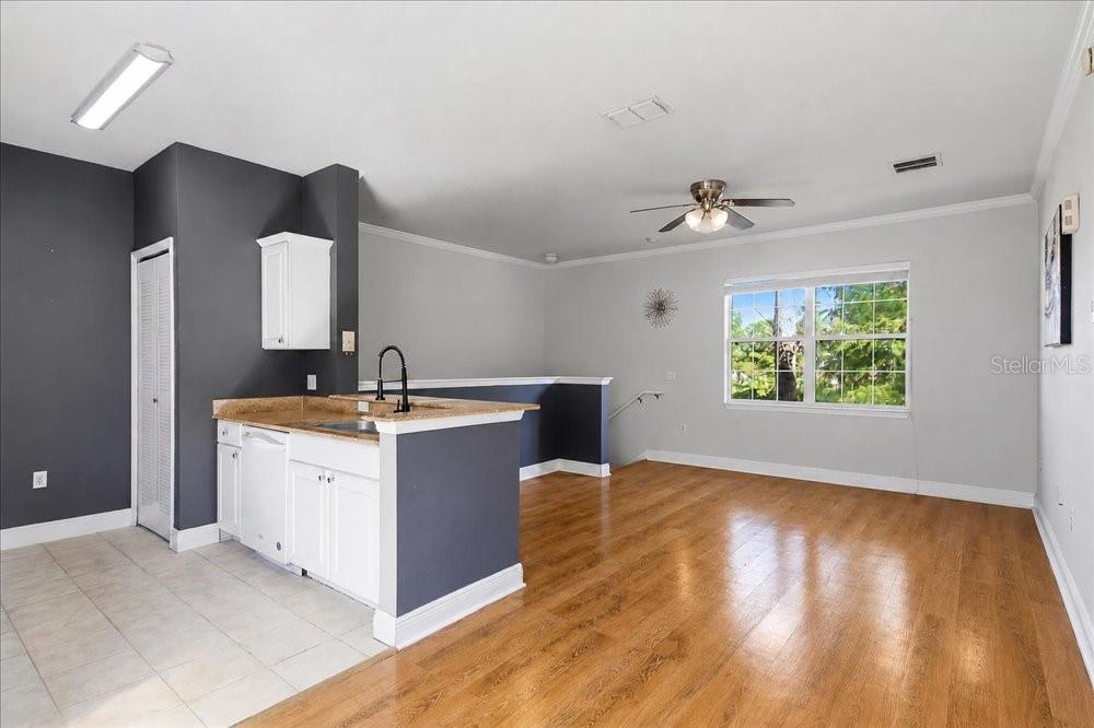 341 SOUTHERN PECAN CIRCLE 202
