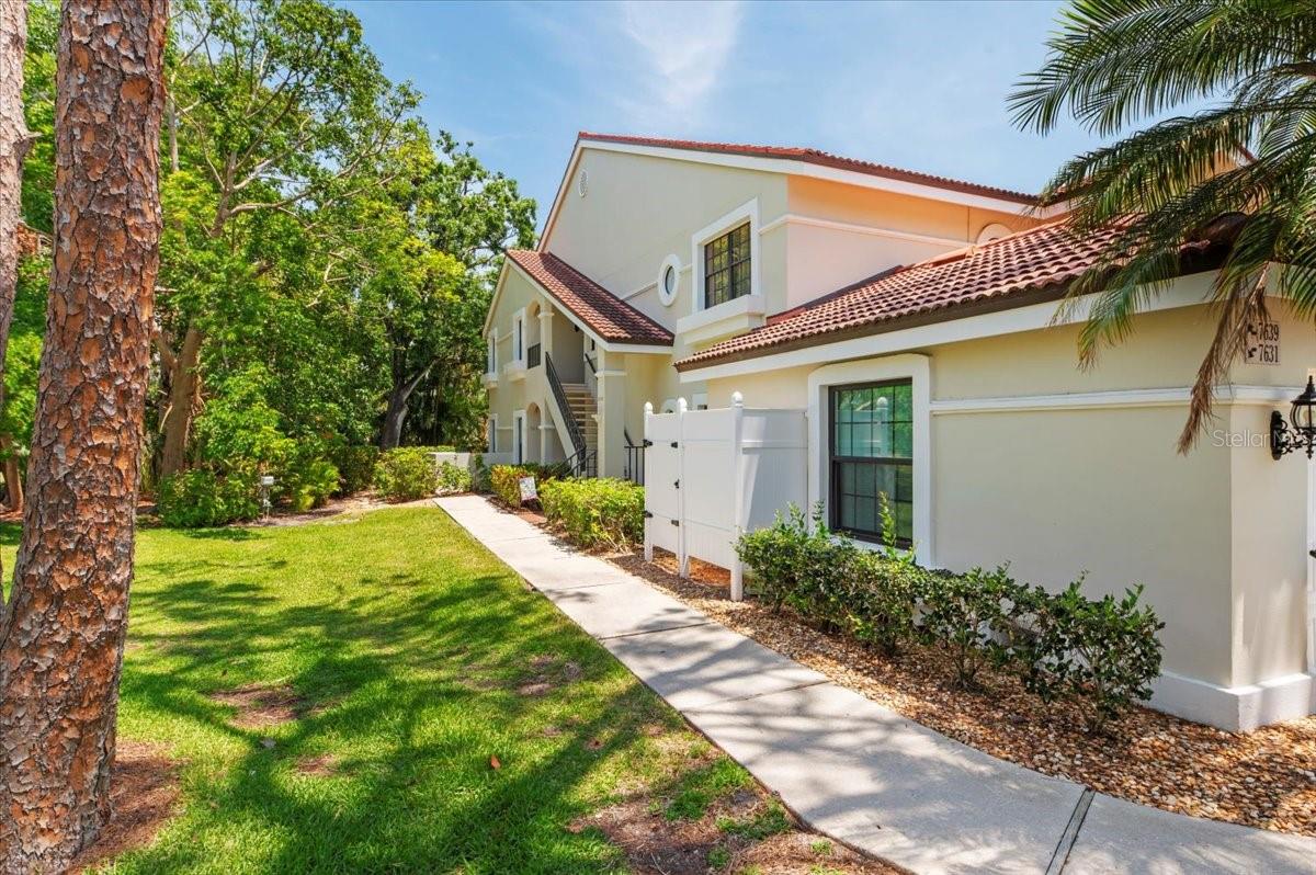 7639 FAIRWAY WOODS DRIVE 605
