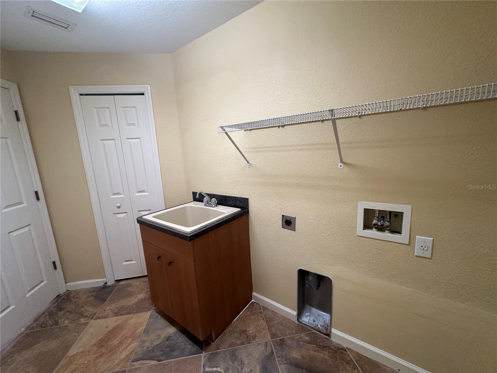 PORT CHARLOTTE SUB 19 - Residential Lease