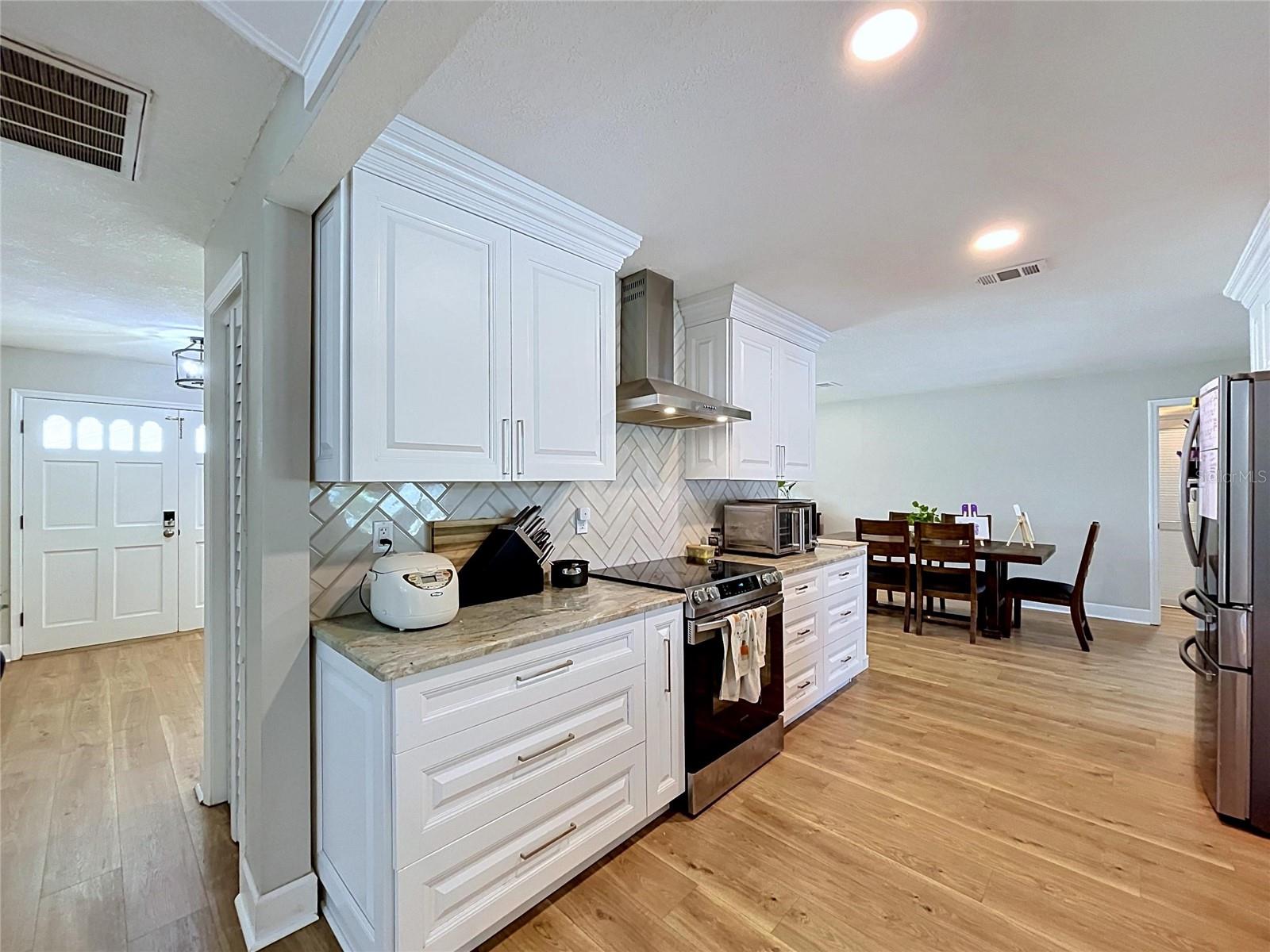 VALRICO OAKS - Residential