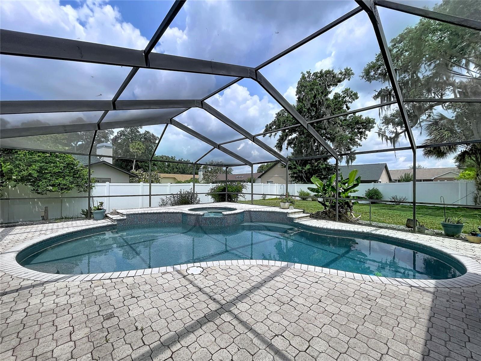 VALRICO OAKS - Residential