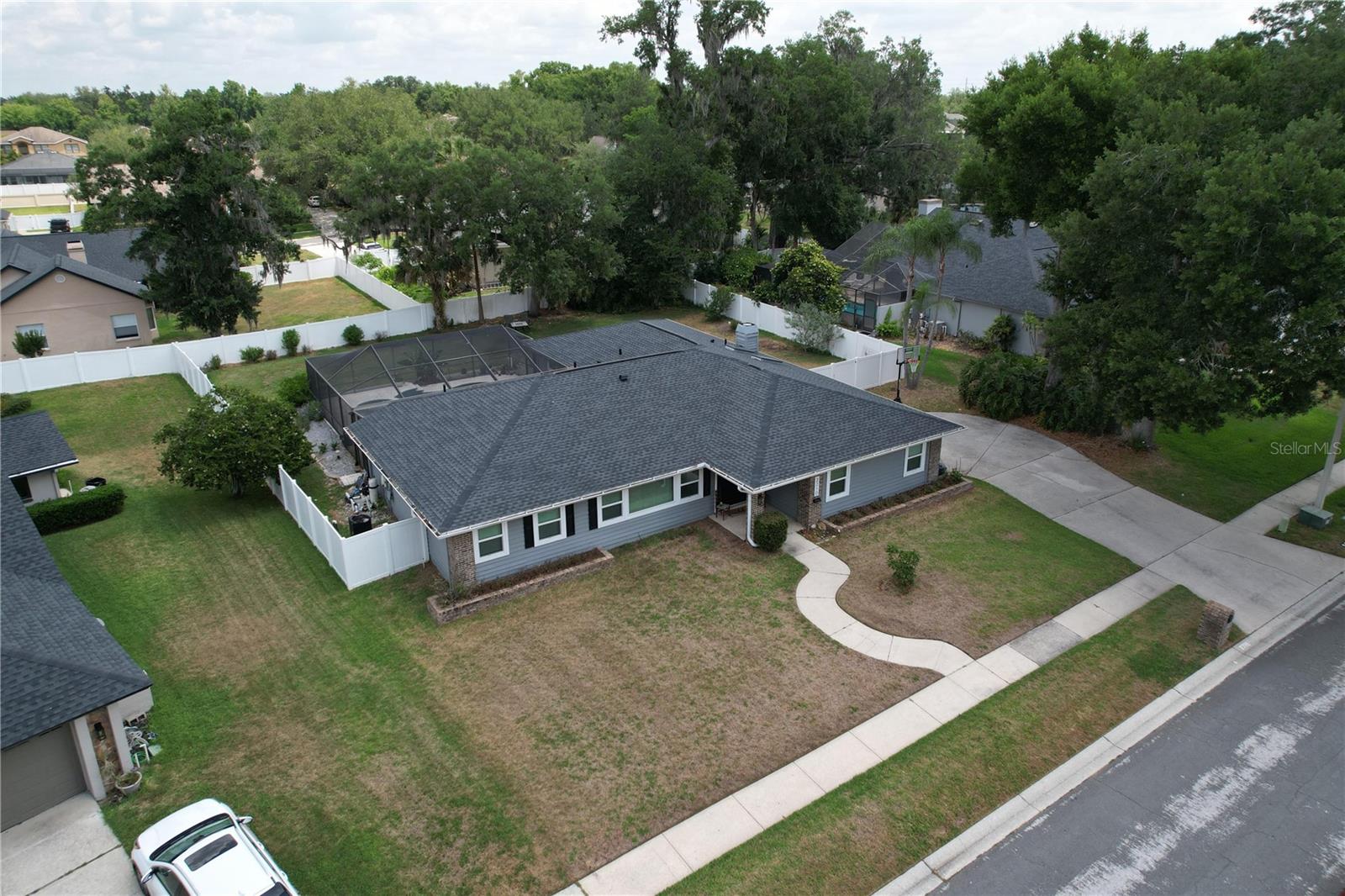 VALRICO OAKS - Residential