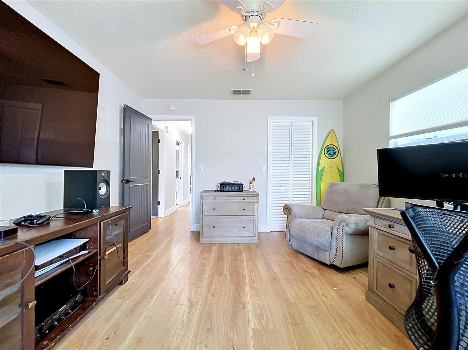 VALRICO OAKS - Residential