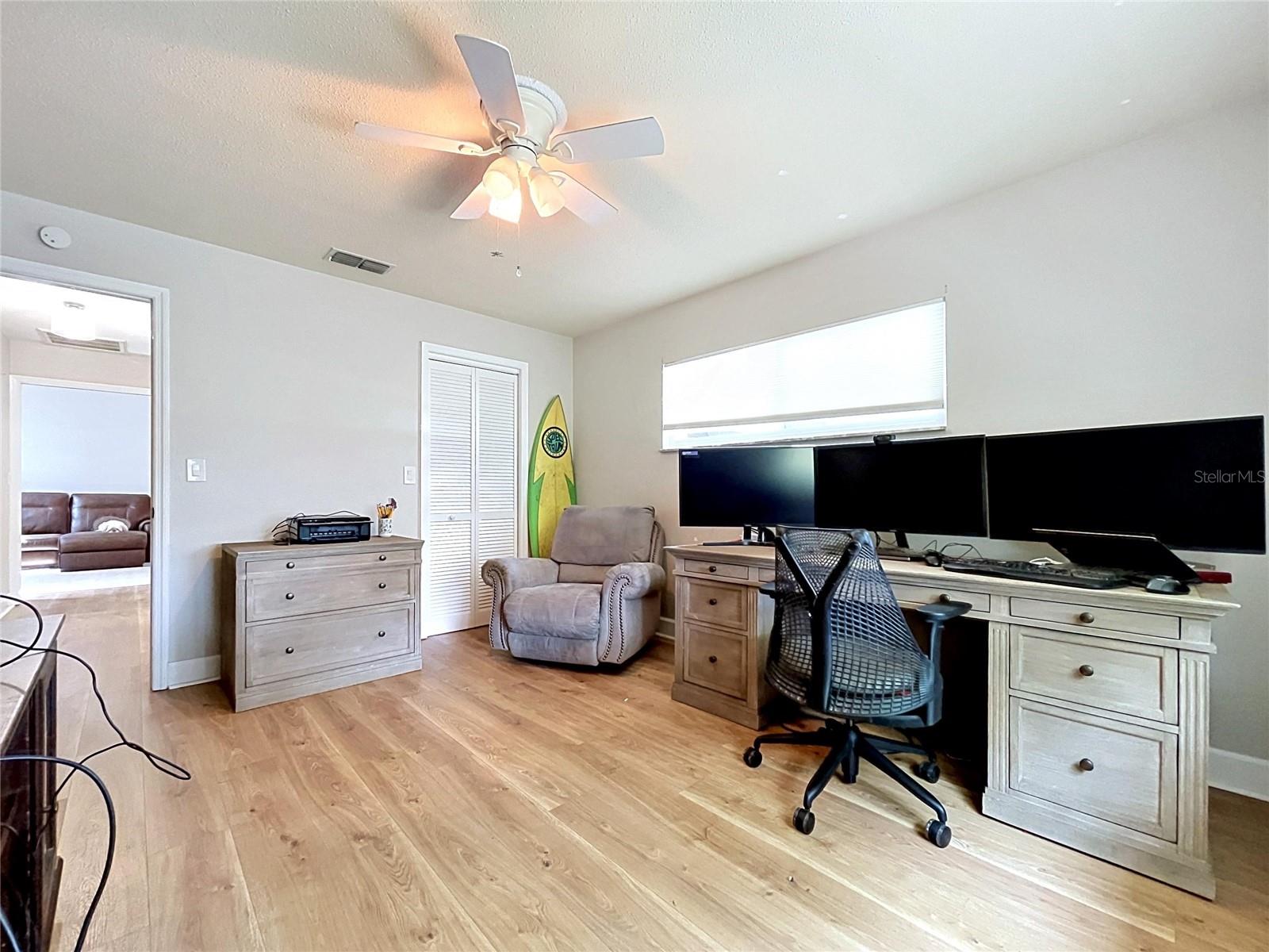 VALRICO OAKS - Residential