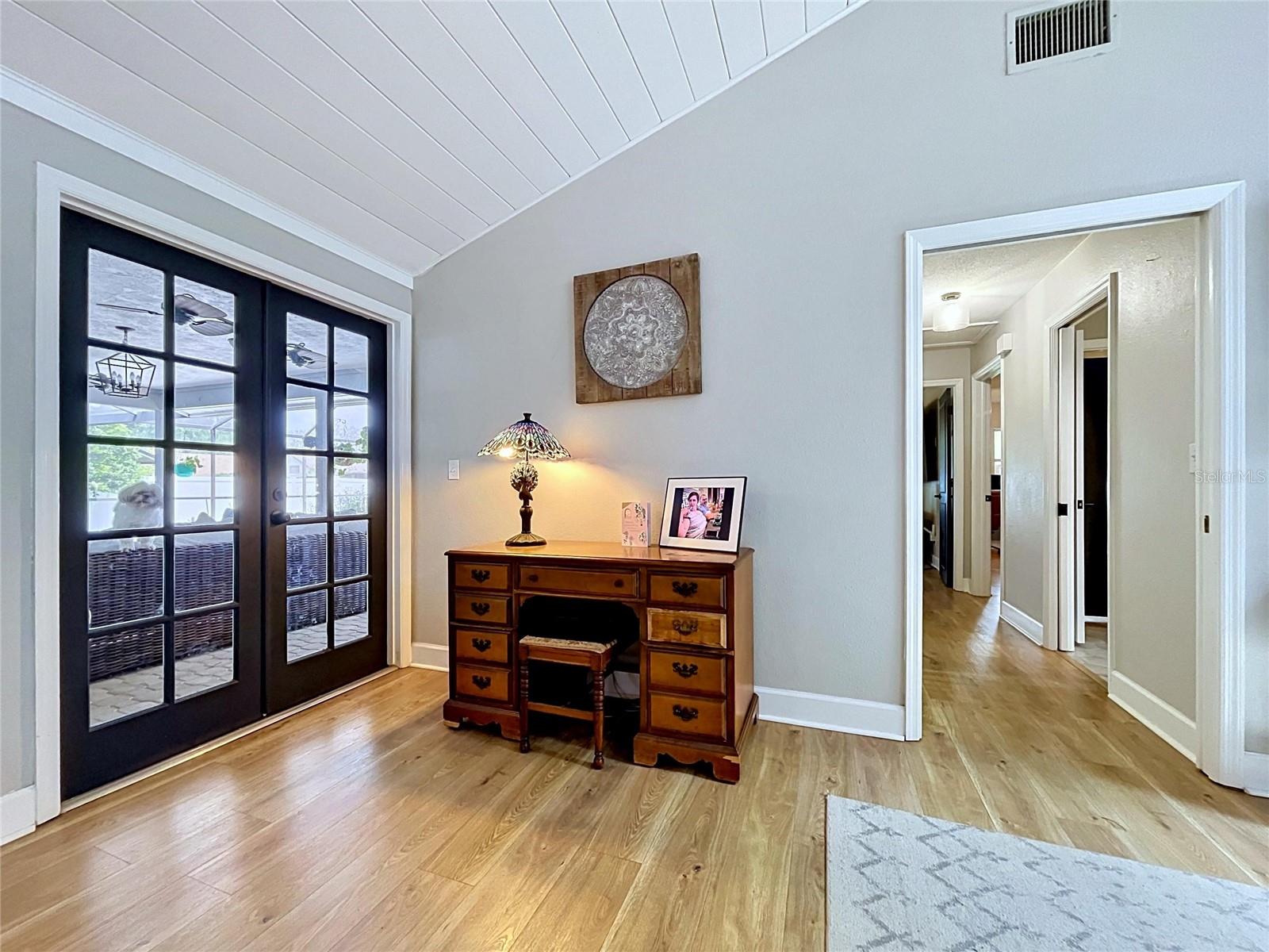 VALRICO OAKS - Residential