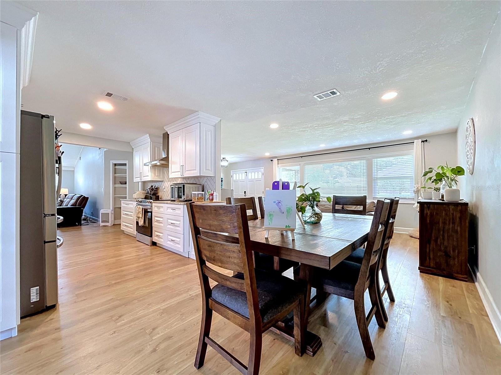 VALRICO OAKS - Residential