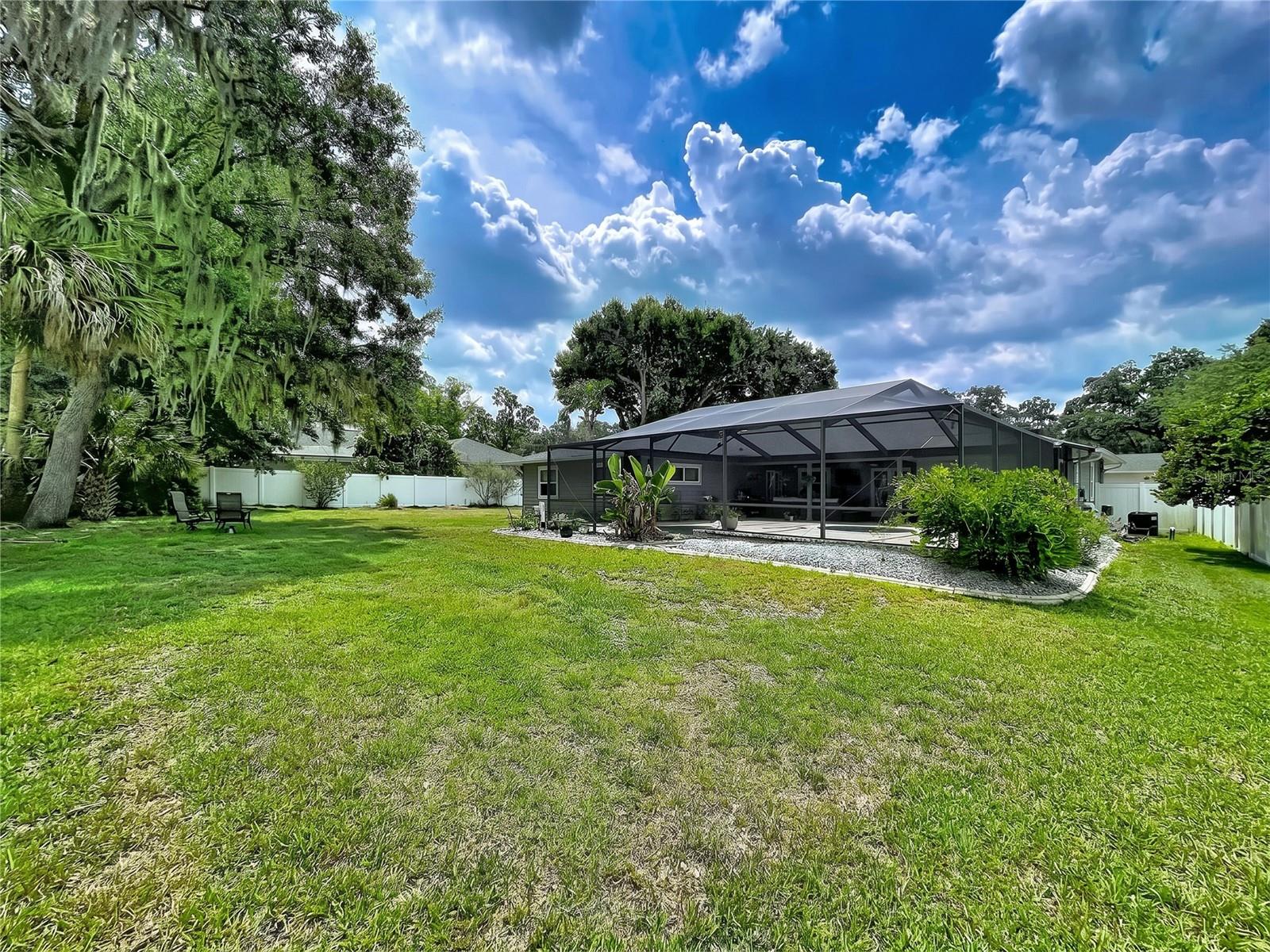 VALRICO OAKS - Residential