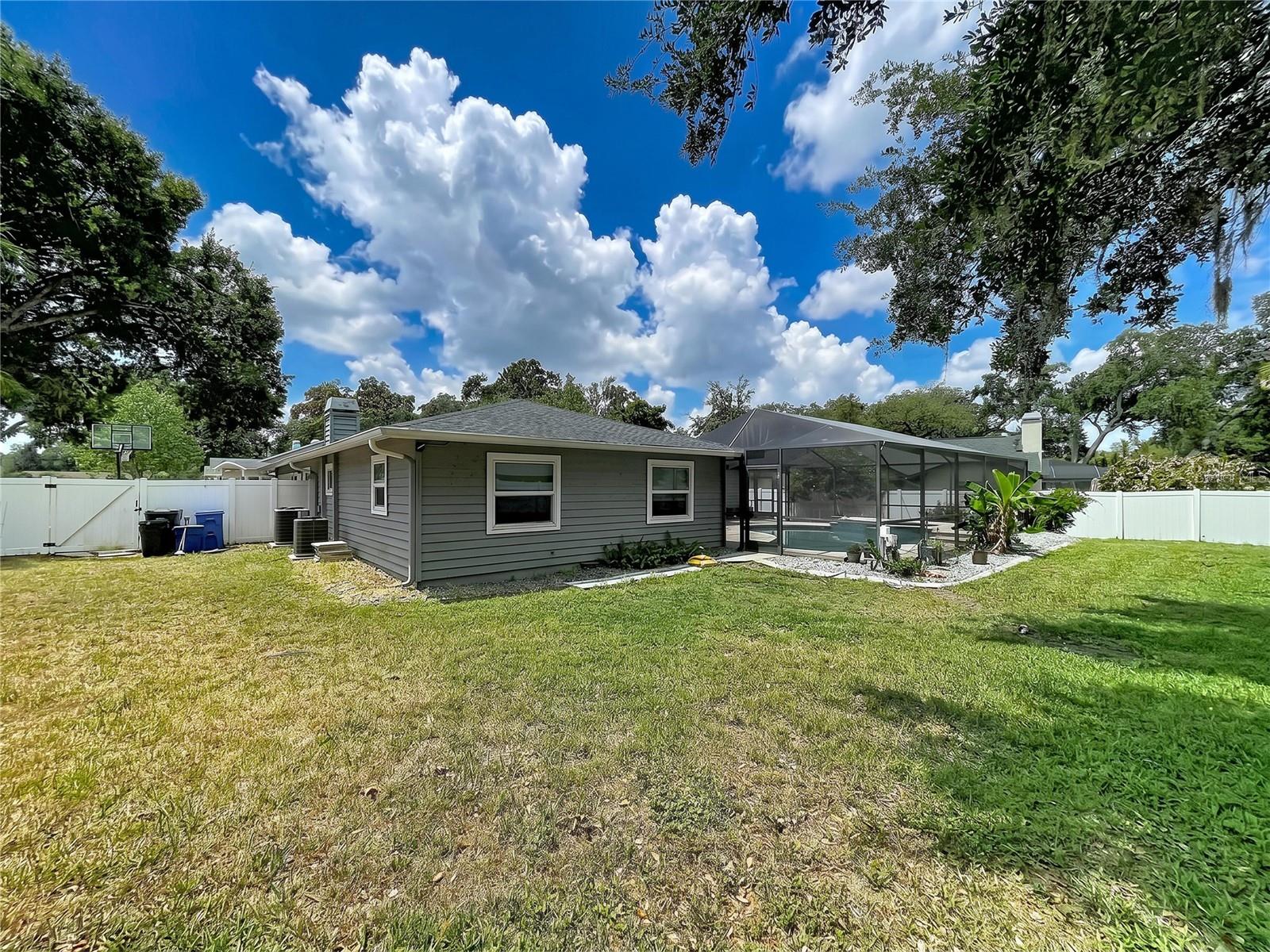 VALRICO OAKS - Residential