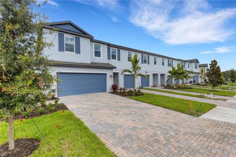 A home in PALMETTO