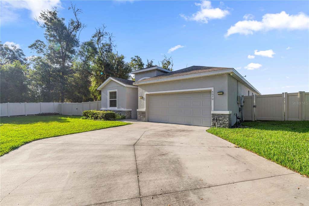 Photo of 5070 NE 20th Street, Ocala, FL 34470 (MLS # OM730345)