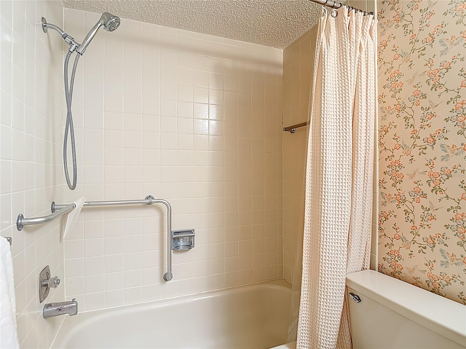 BEACON WOODS WEDGEWOOD CONDO - Residential