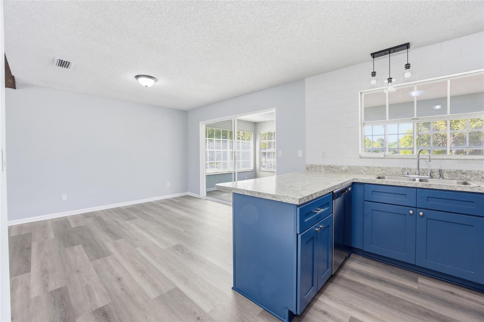 SILVER SPGS SHORES UN 02 - Residential