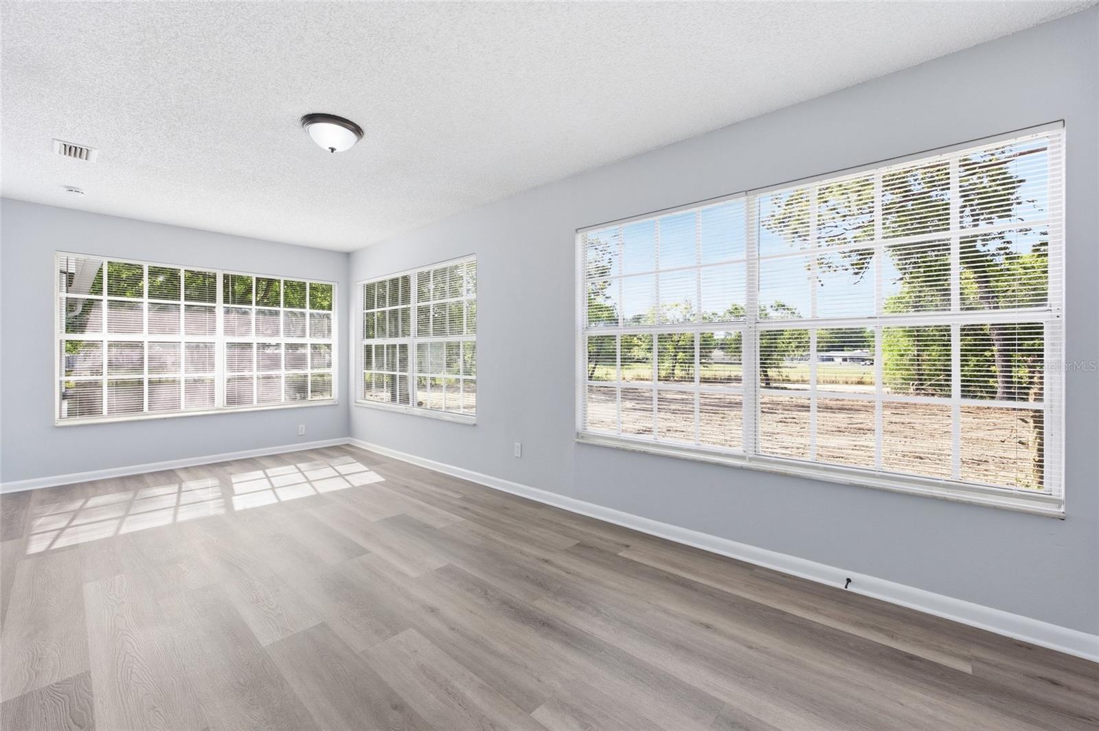 SILVER SPGS SHORES UN 02 - Residential