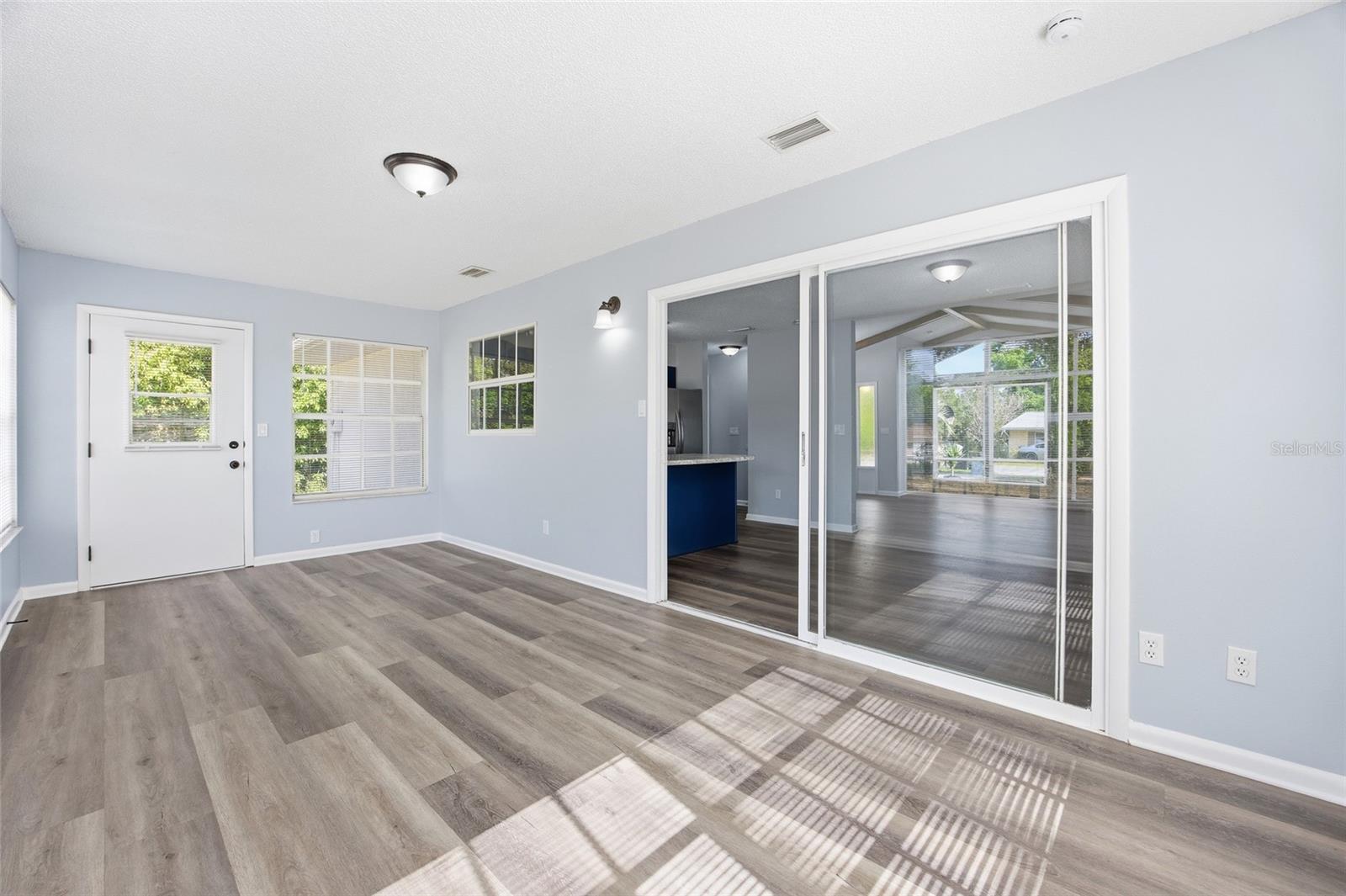 SILVER SPGS SHORES UN 02 - Residential