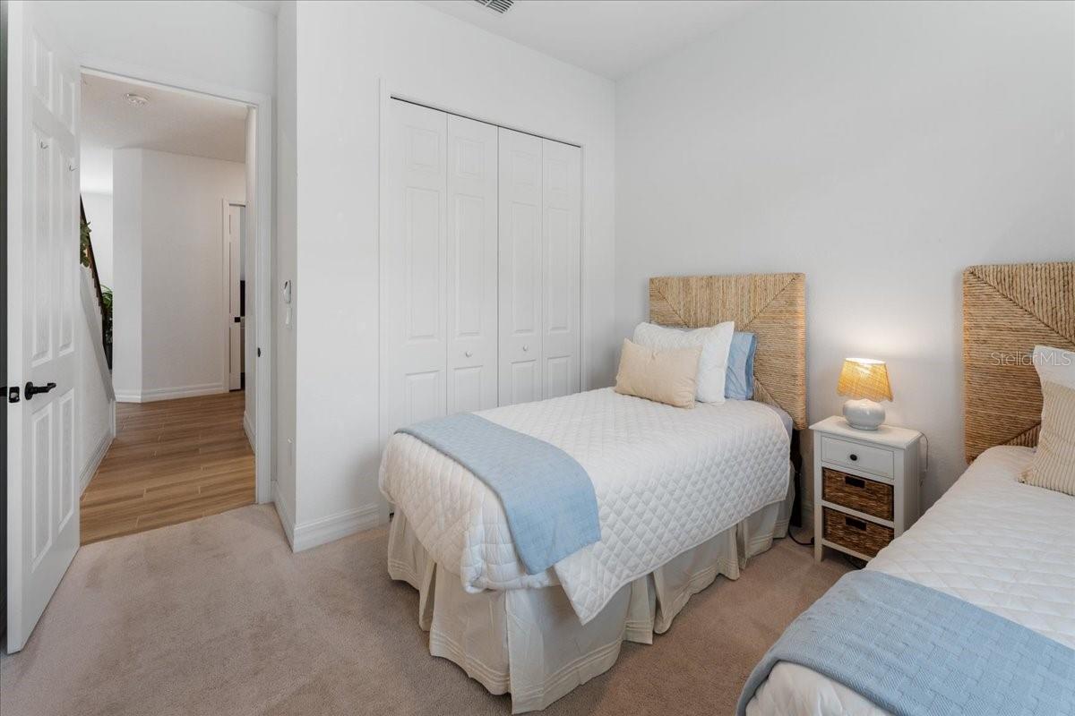 LAKEWOOD NATIONAL GOLF CULB PH II - Residential